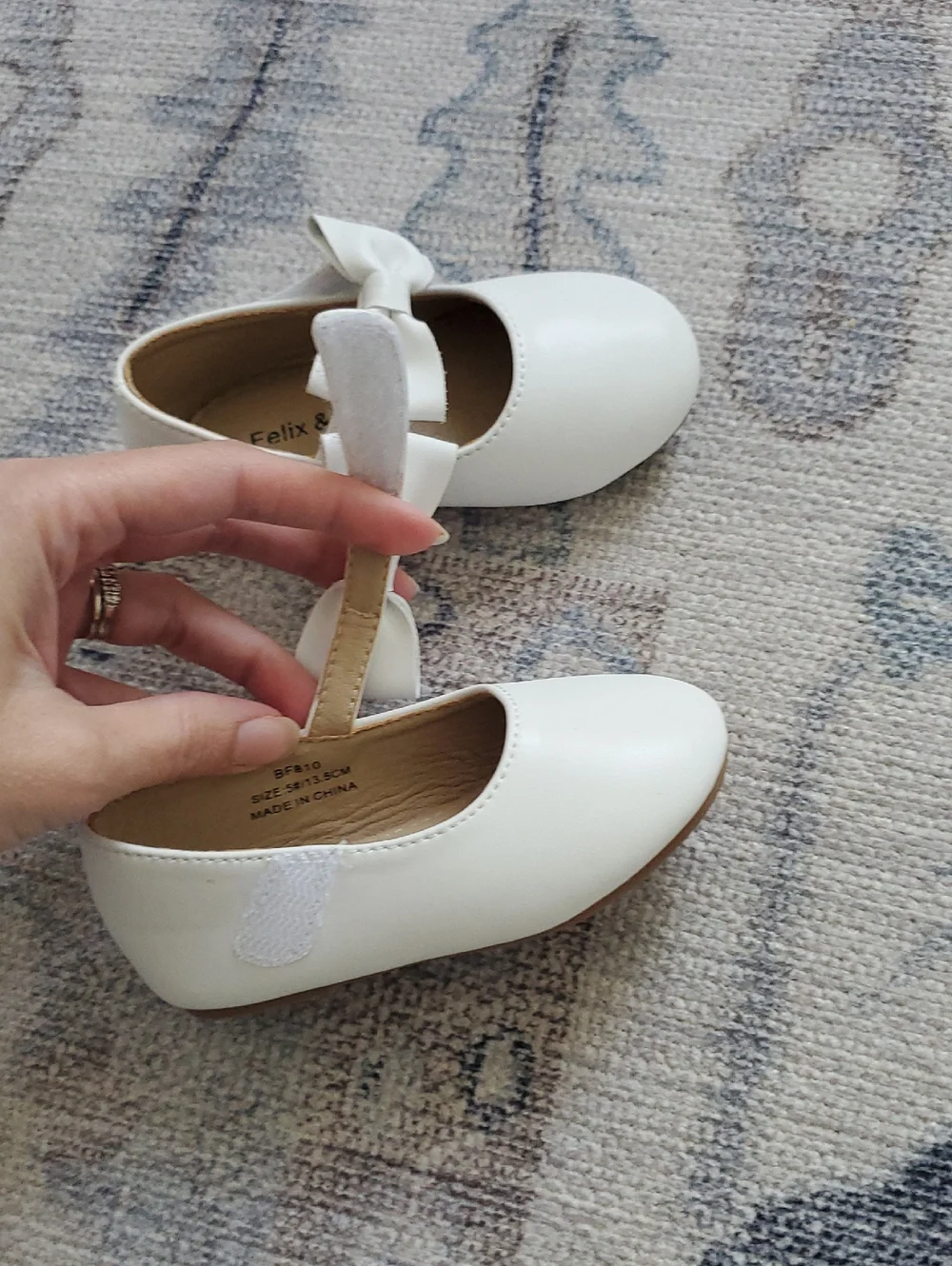Felix & Flora Baby Girl White Bow Mary Jane Dress Flats Shoes Sz5
